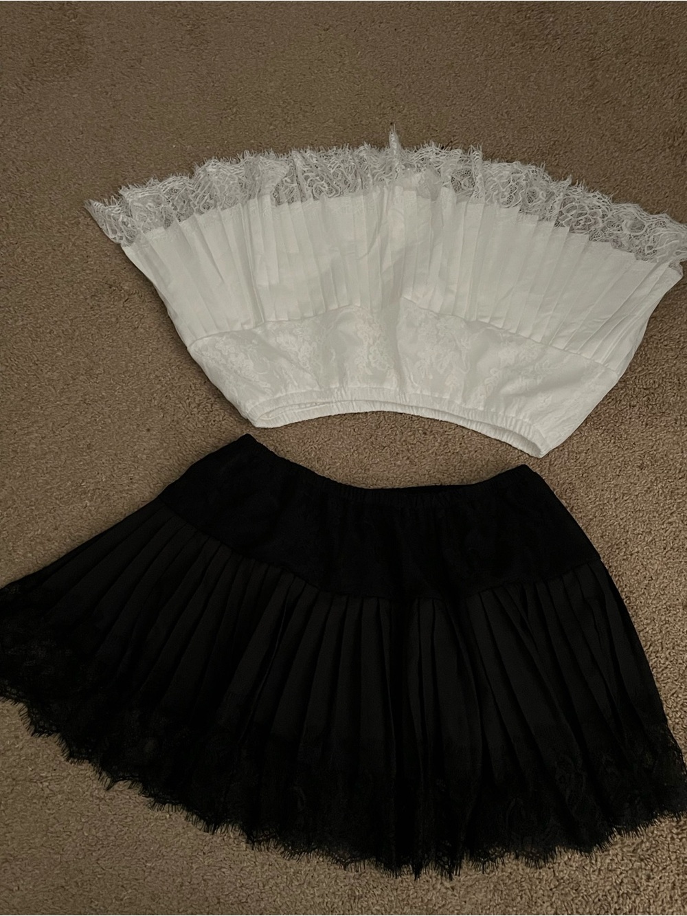Black & White Pleated Lace Trim Mini Skirts - Picture 3 of 3